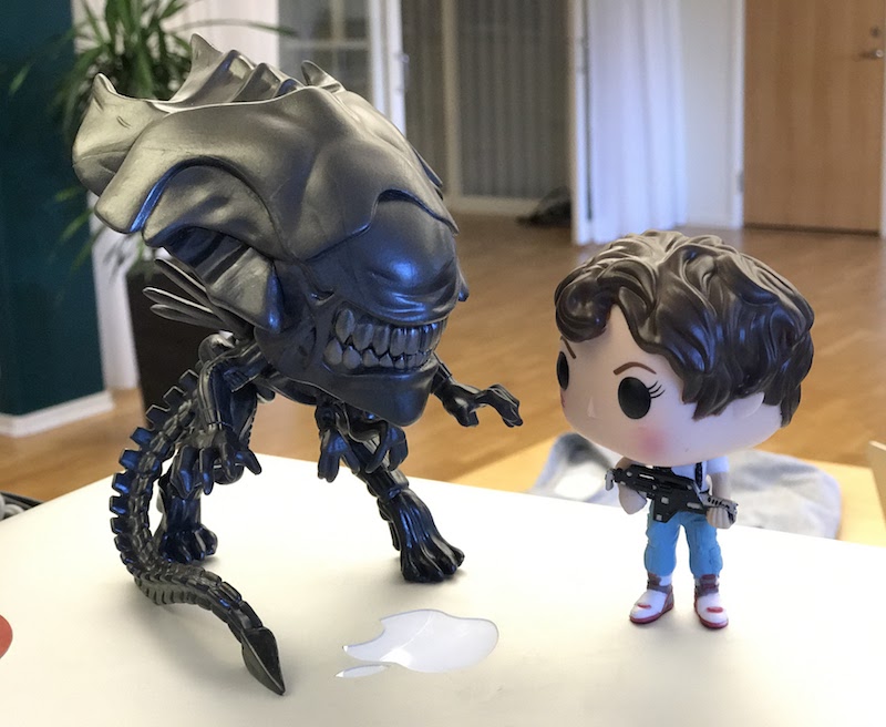 Alien queen and Ripley