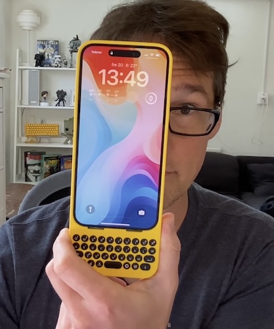 Iphone in yellow Clicks keyboard case