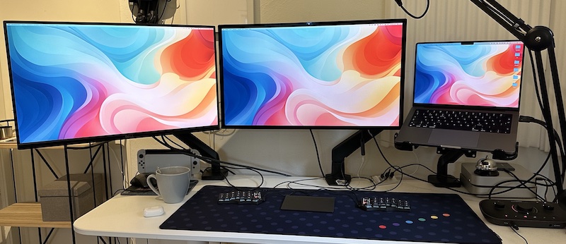Basic Apple guy's Flow image, on three screens