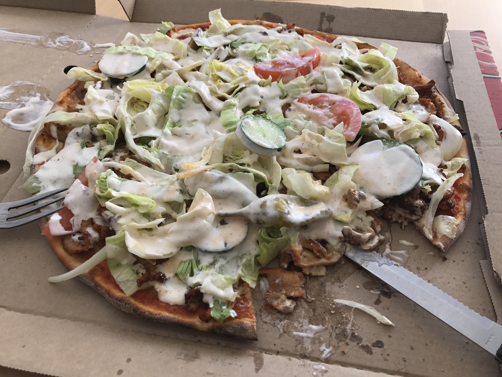 Kebab pizza, plenty of sauce