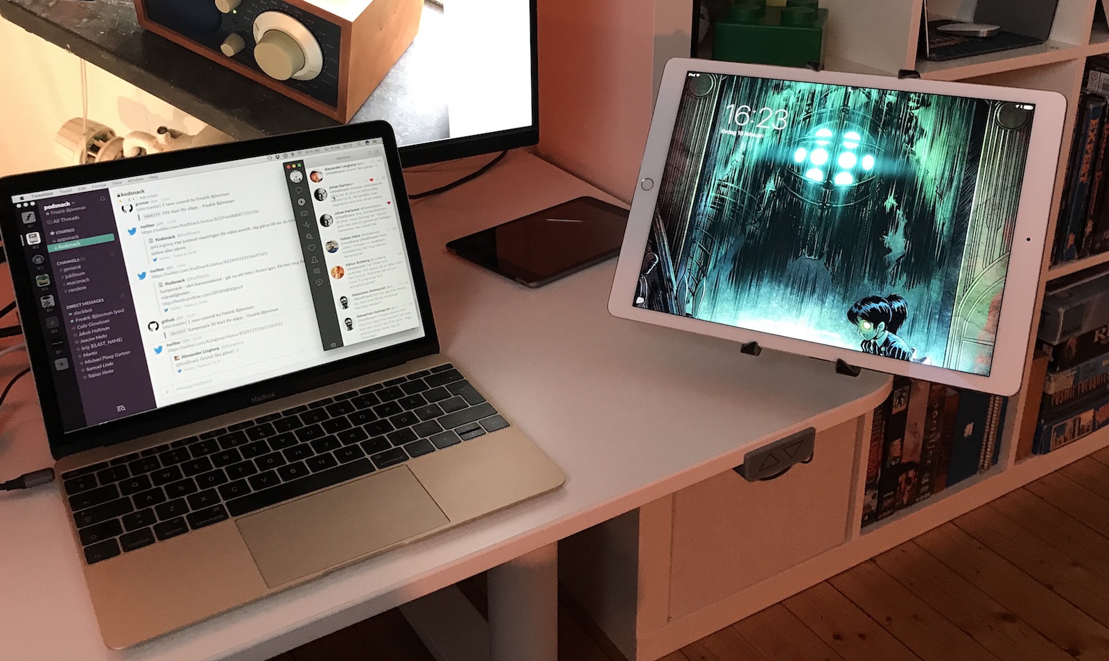 Ipad pro in Lynx on desk
